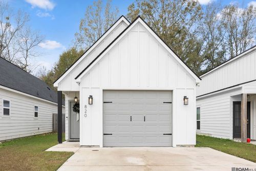 820 S Audubon Place Ave, Gonzales, LA, 70737-4380 | Card Image