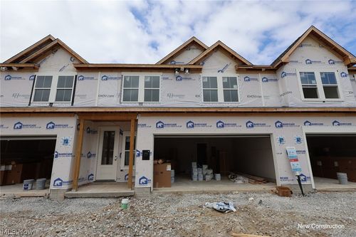5090 Shepherds Glen, Willoughby, OH, 44094 | Card Image