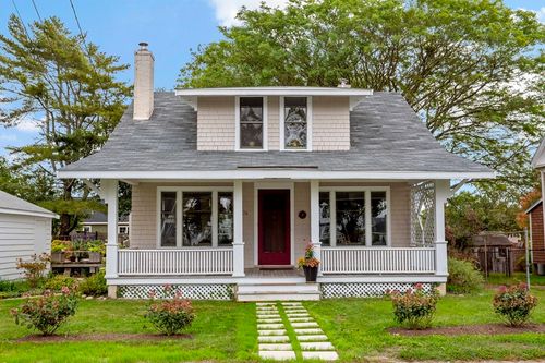 34 Washington Ave, Bourne, MA, 02532-3186 | Card Image