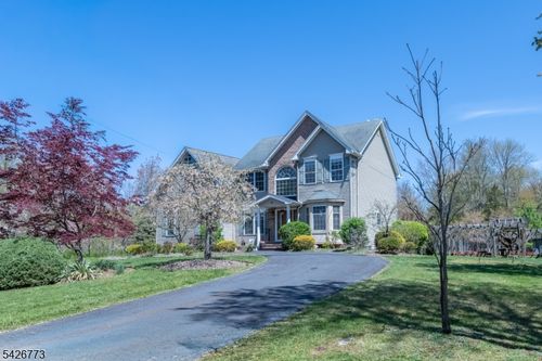66 Green Valley Dr, Warren, NJ, 07059-7103 | Card Image
