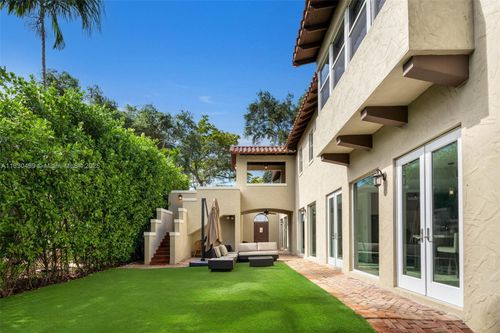 440 Rosaro Ave, Coral Gables, FL, 33146-2218 | Card Image
