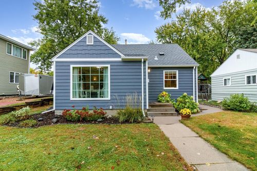 29 Jackson Ave S, Hopkins, MN, 55343-8438 | Card Image