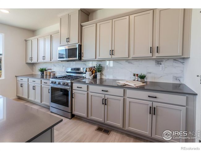 KITCHEN | Image 10