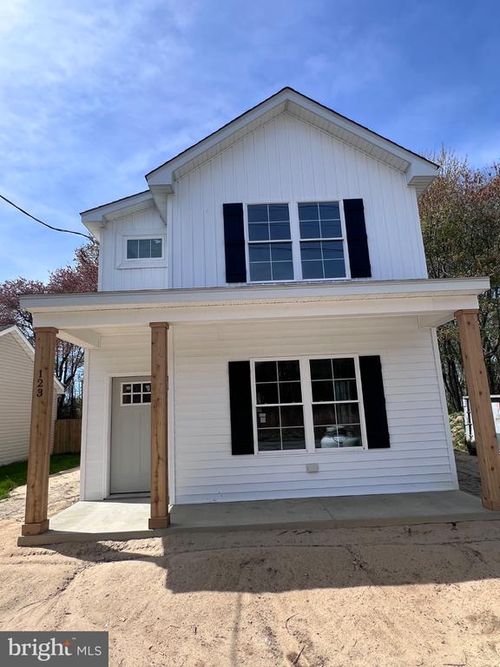 123 East St, HARRINGTON, DE, 19952-3374 | Card Image