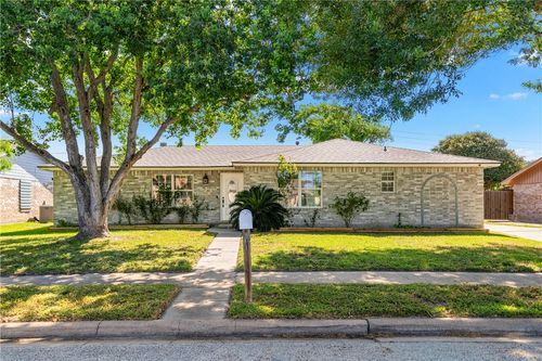 211 Poesta Dr, Portland, TX, 78374-1201 | Card Image