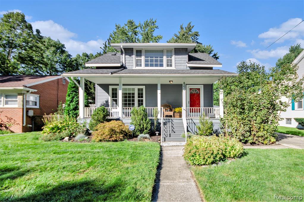 Grant Ave, Clawson, MI 48017