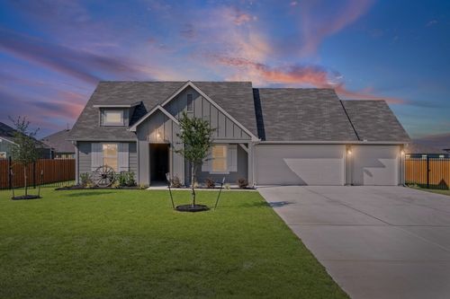 600 Davis Mountain Dr, Lockhart, TX, 78644-5262 | Card Image