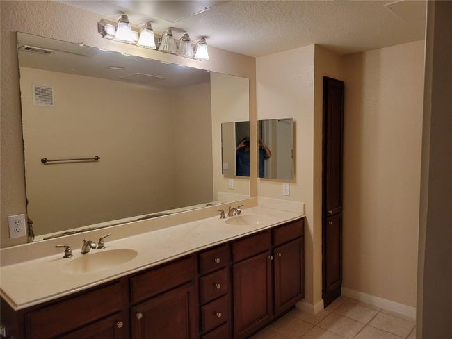 Bath Room | Image 14