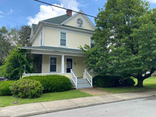 28 Central Ave, Buckhannon, WV, 26201-2608 | Card Image