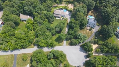 5 Rosell Ct, Lagrangeville, NY, 12540-6126 | Card Image