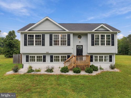 9 Blossom Ter, BERKELEY SPRINGS, WV, 25411-6296 | Card Image
