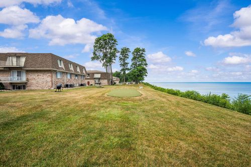 apt-c1-3610 Lakeshore Dr, Saint Joseph, MI, 49085-2943 | Card Image