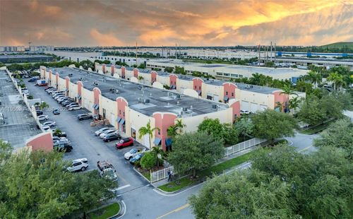 unit-212-6020 Nw 99th Ave, Doral, FL, 33178-2726 | Card Image