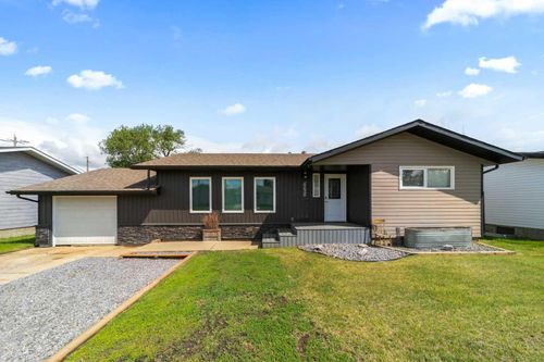 5620 50 Ave, Killam, AB, T0B2L0 | Card Image