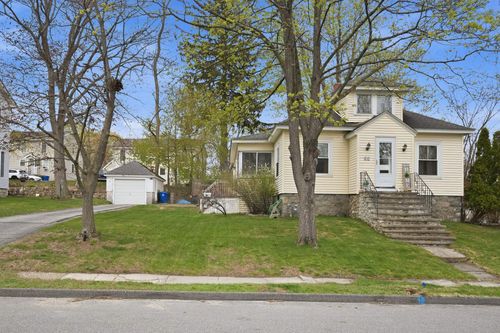 82 Sunnyside Street, Manchester, NH, 03103 | Card Image