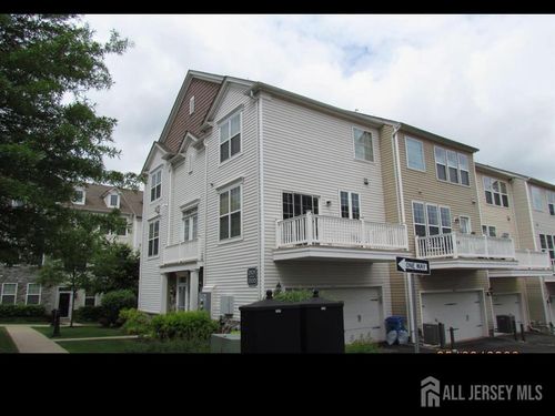 2101 Ethan Ln, Highland Park, NJ, 08904-1668 | Card Image