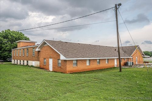 2000 W 32nd, Ada, OK, 74820 | Card Image