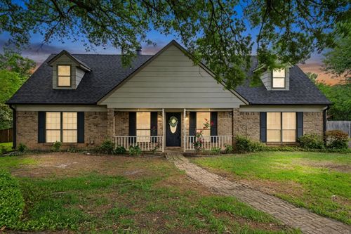 6 Spring Valley Cir, Longview, TX, 75605-1448 | Card Image