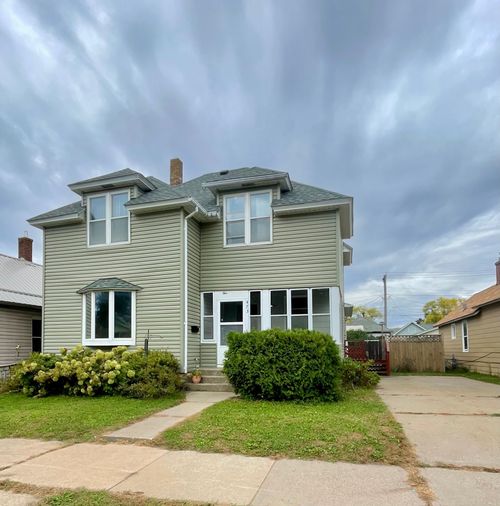 473 Chatfield St, Winona, MN, 55987-4507 | Card Image