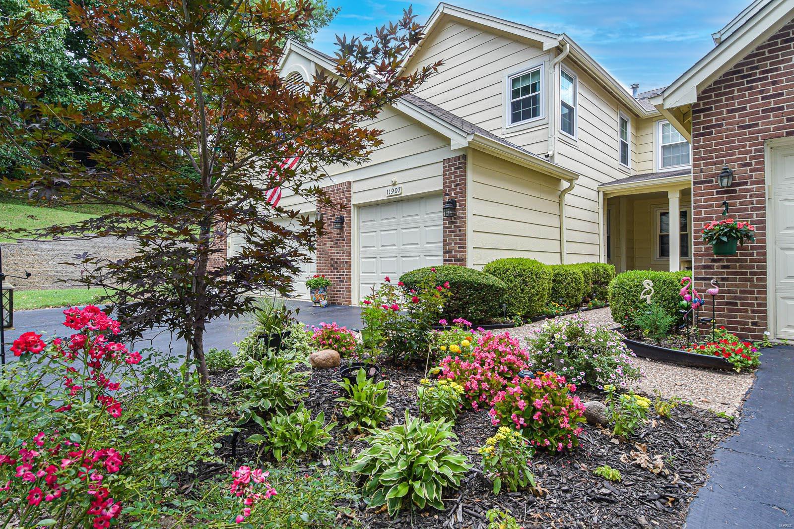Autumn Trace Ct, Maryland Heights, MO 63043