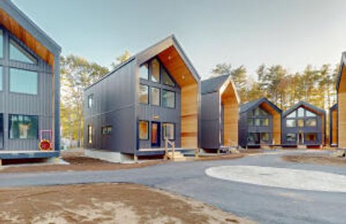 17-196 Mckeen Street, Brunswick, ME, 04011 | Card Image