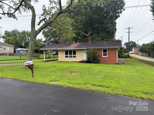 103 W 18th St, Kannapolis, NC, 28081-2339 | Card Image