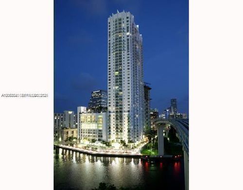 402-41 Se 5th St, Miami, FL, 33131-2529 | Card Image