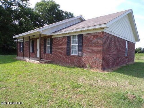 5521 Dubbs Rd, Dundee, MS, 38626-9161 | Card Image