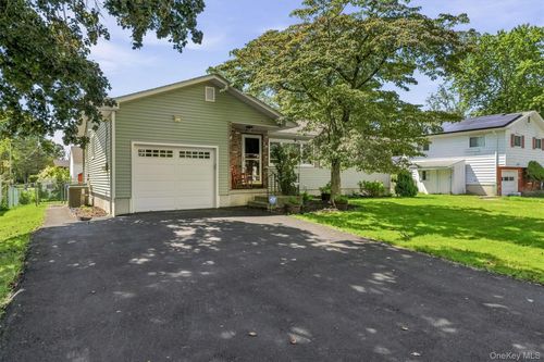 3 Allerton Ave, Middletown, NY, 10940-6003 | Card Image