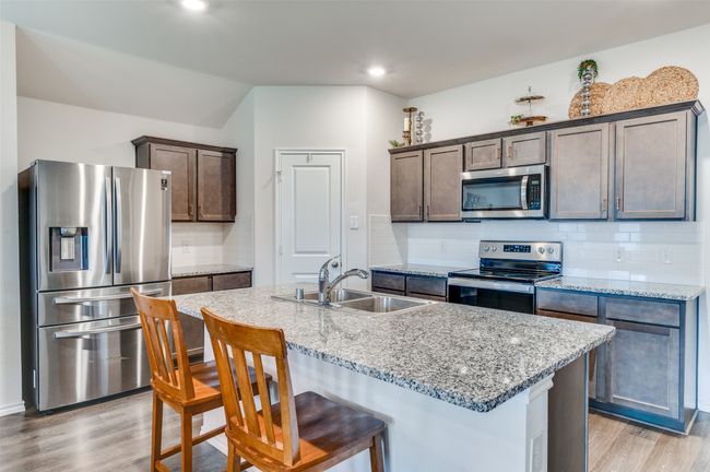 6109 Ballenger Rd, House other with 4 bedrooms, 2 bathrooms and null parking in Aubrey TX | Image 8
