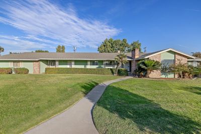 860 N Villa Avenue, House other with 2 bedrooms, 0 bathrooms and null parking in Dinuba CA | Image 1