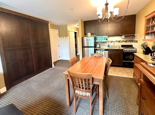 304/306, Qtr 3 Grand Summit Way, Dover, VT, 05356 | Card Image