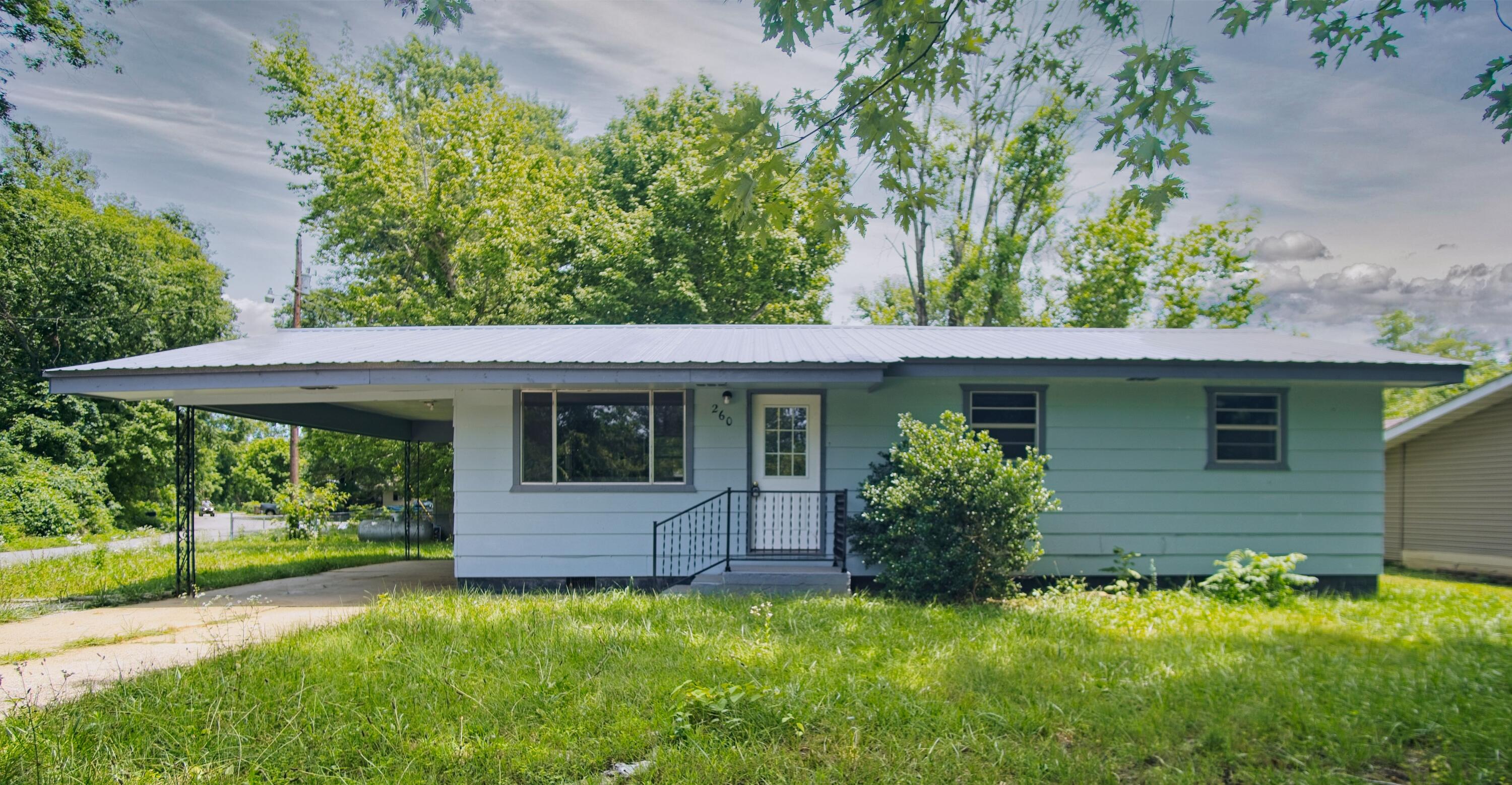 Clark St, Ellington, MO 63638