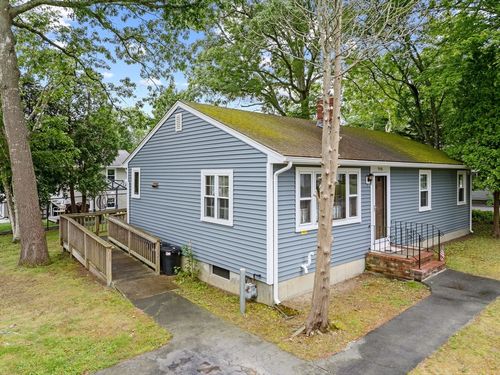 946 Thorndike St, New Bedford, MA, 02745-4723 | Card Image