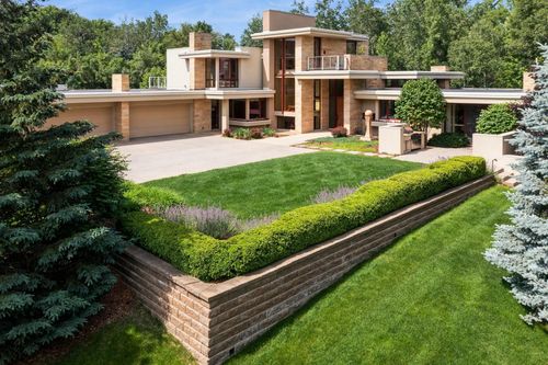 685 Hidden Creek Trl, Mendota Heights, MN, 55118-3754 | Card Image