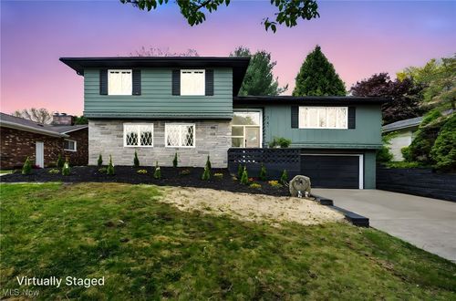 2162 Daniels Ave, Akron, OH, 44312-2242 | Card Image