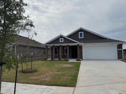 15805 Nighthawk Dr, Moore, OK, 73170-3301 | Card Image