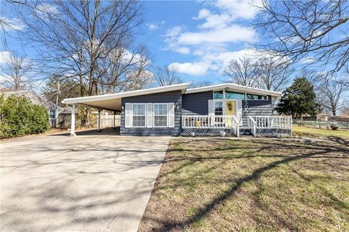 503 1st Ter, Lansing, KS, 66043-1601 | Card Image