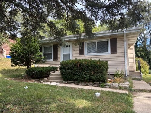 1316 Monroe St, Lake In The Hills, IL, 60156-1013 | Card Image