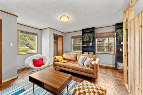 28 W Inwood Forest Dr, Wimberley, TX, 78676-9325 | Card Image