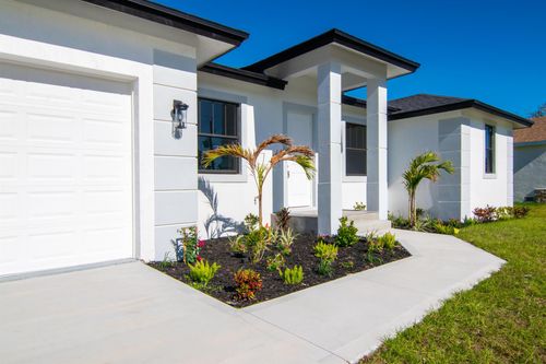 8126 Thruso Rd, PORT CHARLOTTE, FL, 33981-2683 | Card Image