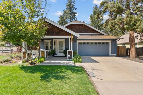 977 Sw Hill St, Bend, OR, 97702-1257 | Card Image