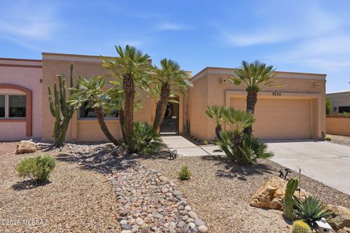 8030 N Casas Cameo, Tucson, AZ, 85742-9781 | Card Image