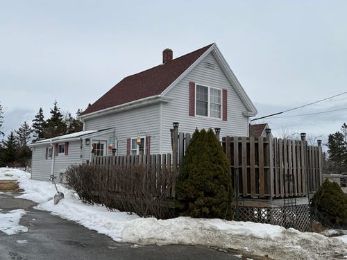 20 Tea Hill Road, Stonington, ME, 04681 | Card Image