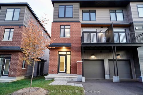 639 Corporal Pvt, Gloucester, ON, K1X0M7 | Card Image