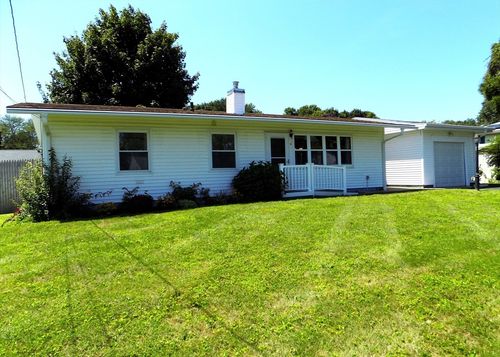 4 S Richard St, Milford, MA, 01757-2324 | Card Image