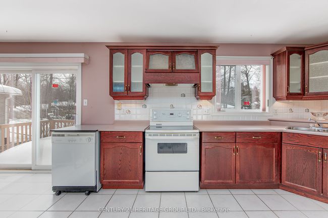 70 Moore Ave, House other with 4 bedrooms, 3 bathrooms and 9 parking in Everett ON | Image 9