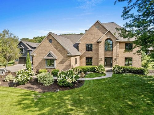 2064 Kettle Creek Court, LEDGEVIEW, WI, 54115 | Card Image