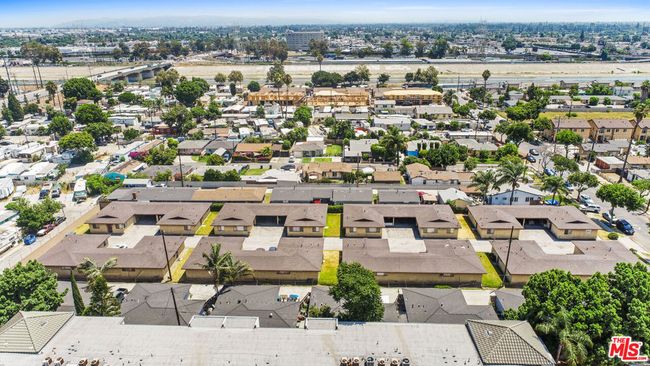 5211 Live Oak St, Home with 32 bedrooms, 16 bathrooms and 24 parking in Bell CA | Image 4