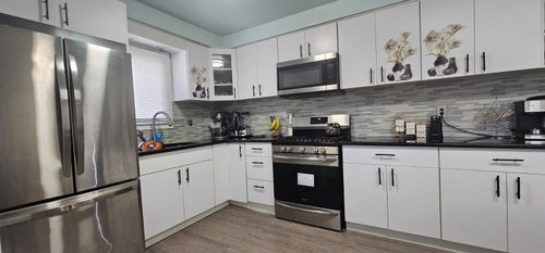 8179 Whitefield St, Dearborn Heights, MI, 48127-1148 | Card Image